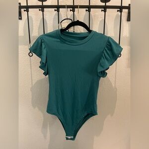 Ruffle sleeve bodysuit